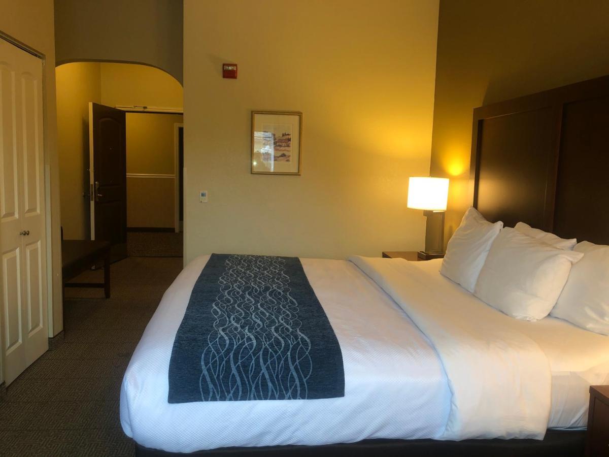 Comfort Inn & Suites Ukiah Mendocino County מראה חיצוני תמונה