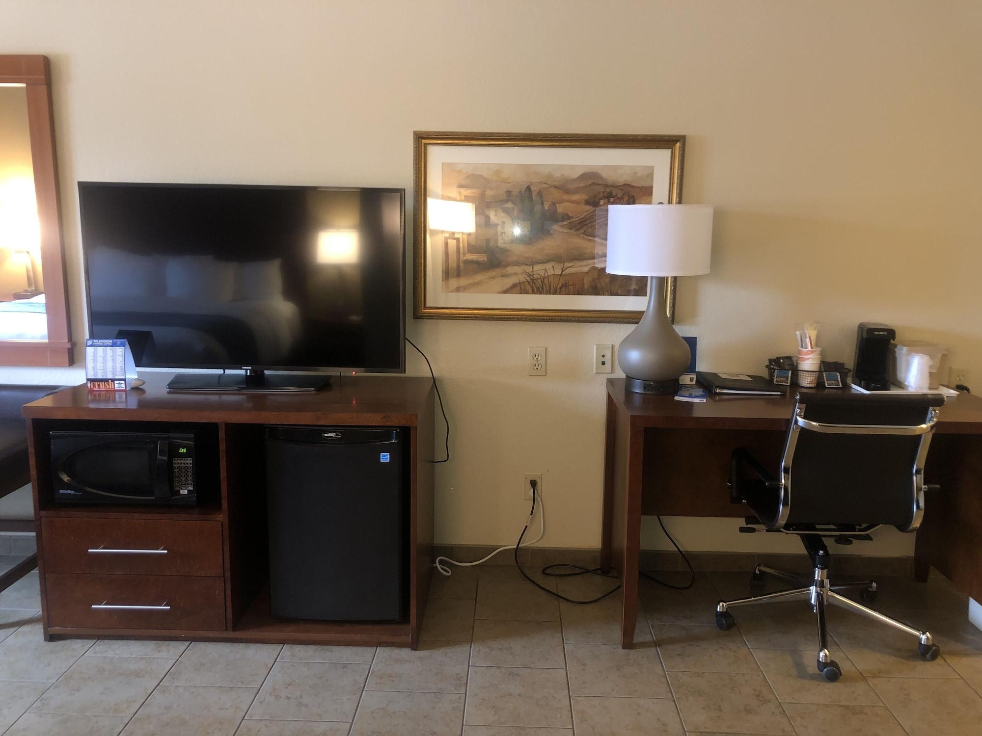 Comfort Inn & Suites Ukiah Mendocino County מראה חיצוני תמונה
