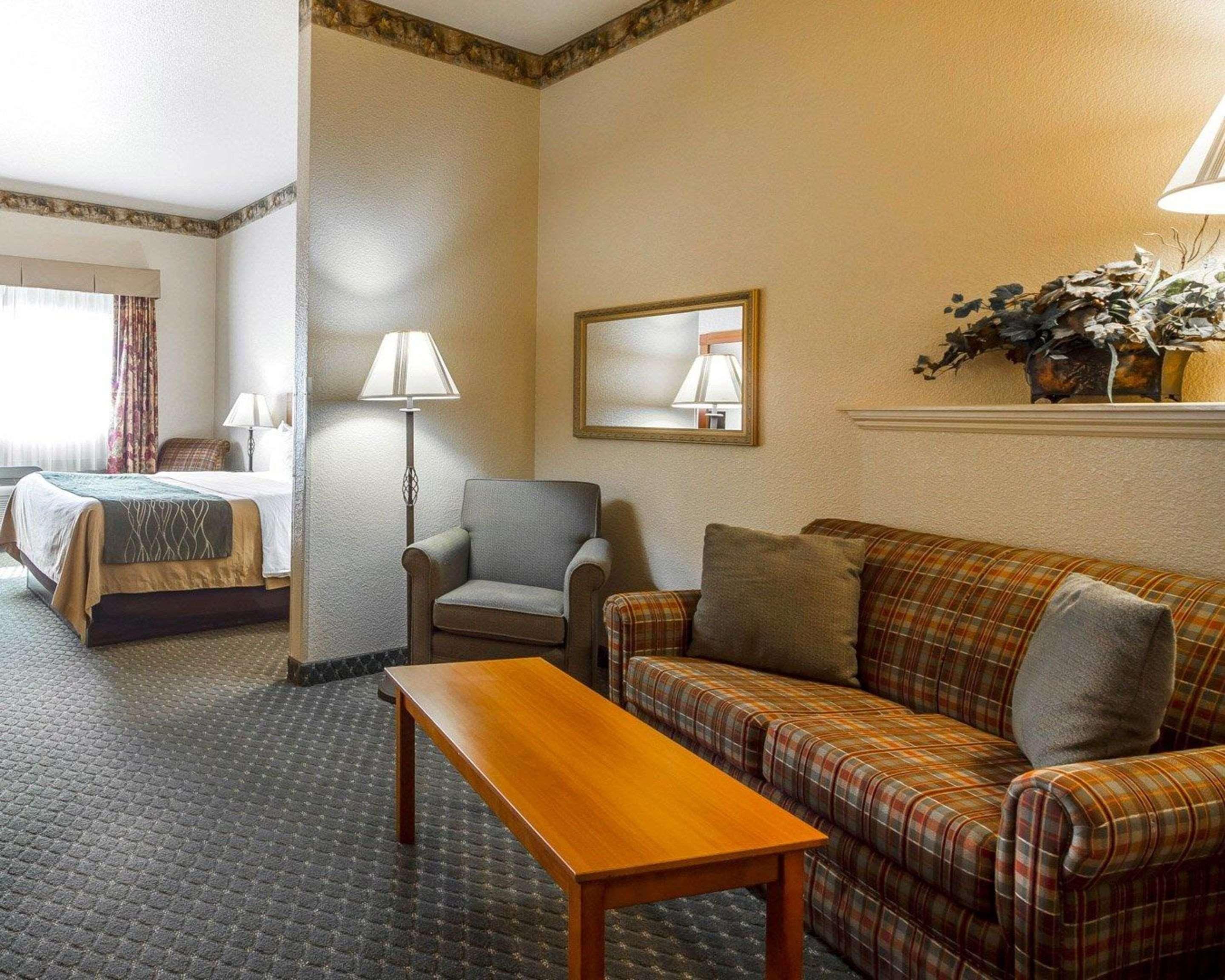Comfort Inn & Suites Ukiah Mendocino County מראה חיצוני תמונה