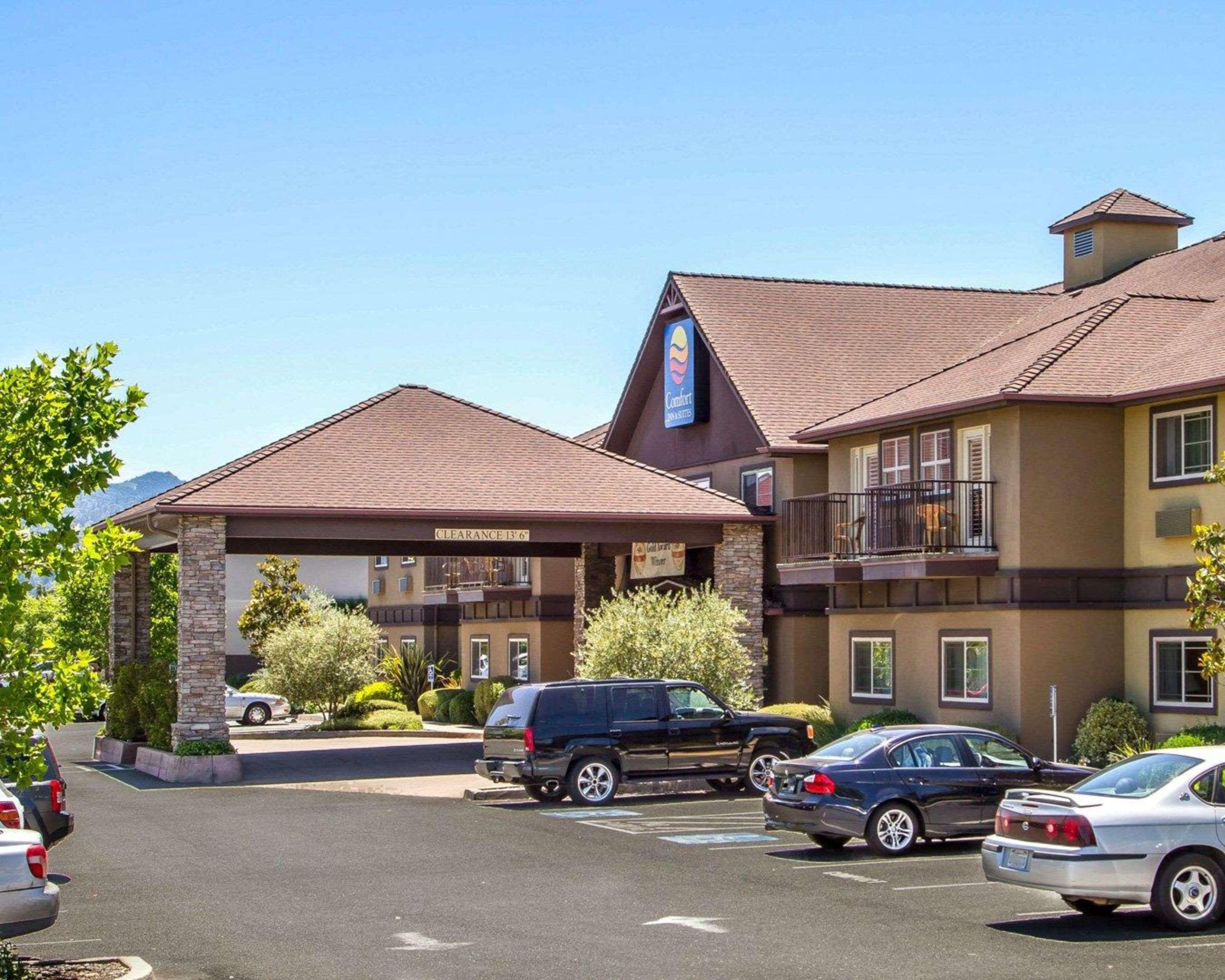 Comfort Inn & Suites Ukiah Mendocino County מראה חיצוני תמונה