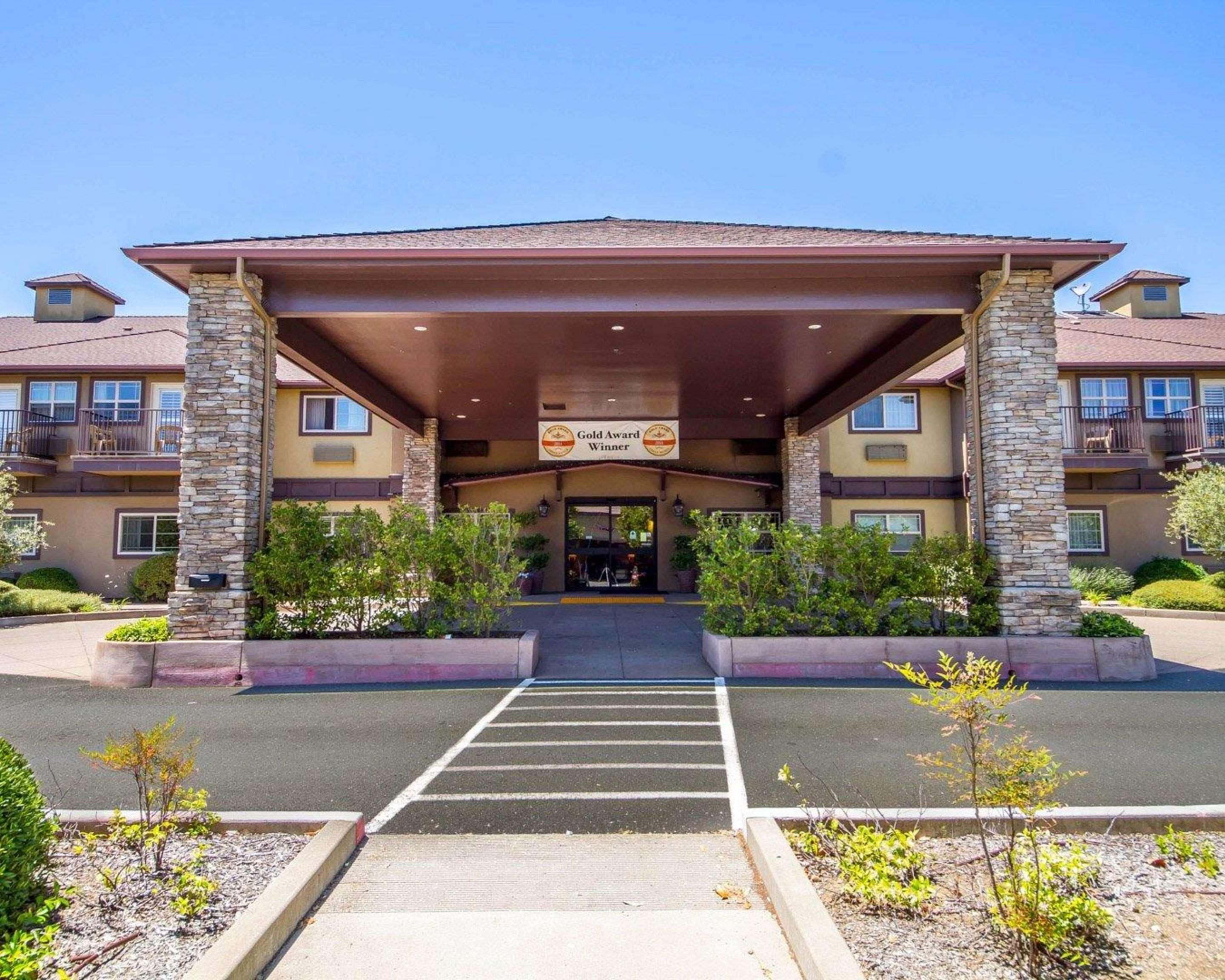 Comfort Inn & Suites Ukiah Mendocino County מראה חיצוני תמונה