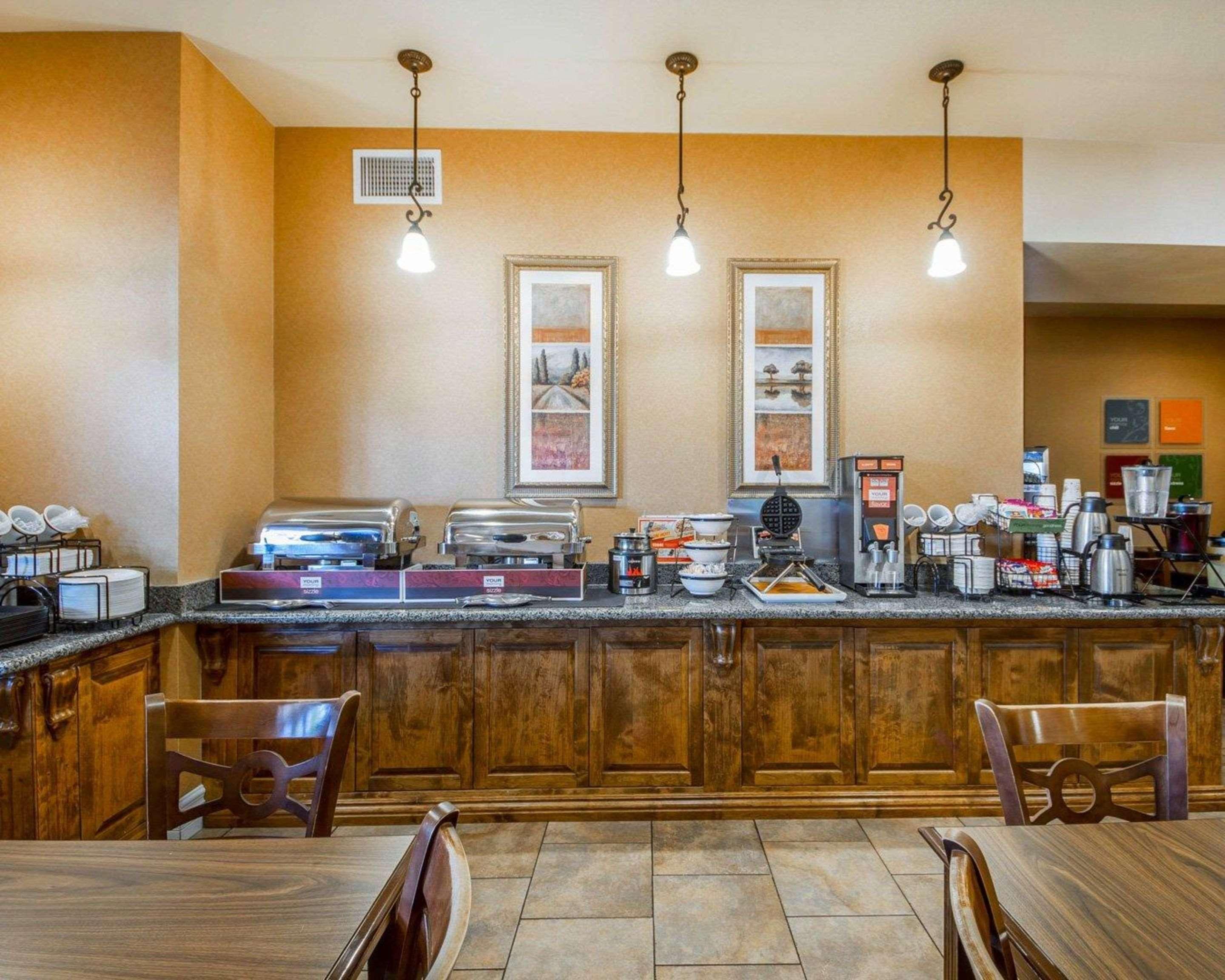 Comfort Inn & Suites Ukiah Mendocino County מראה חיצוני תמונה