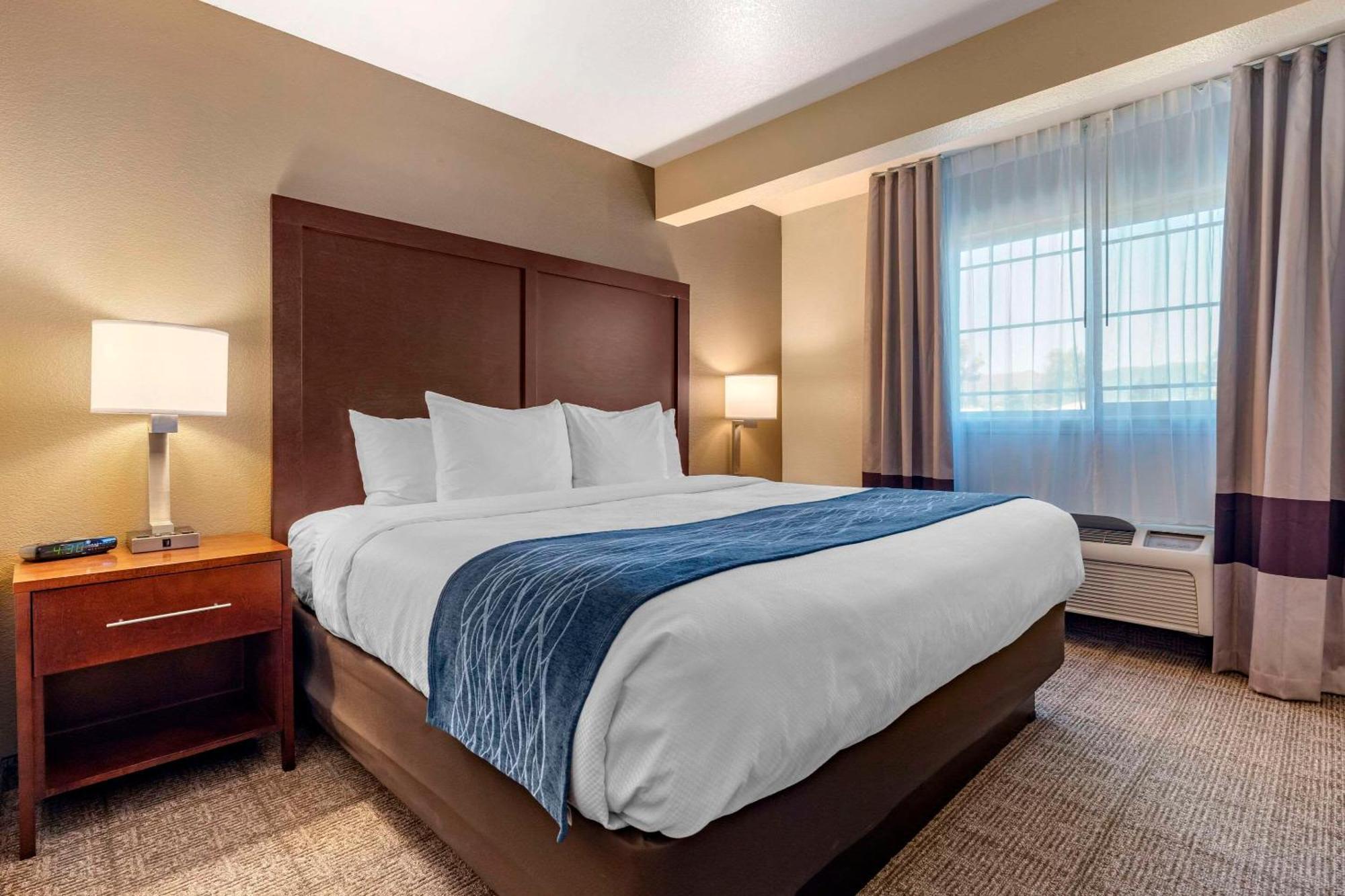 Comfort Inn & Suites Ukiah Mendocino County מראה חיצוני תמונה