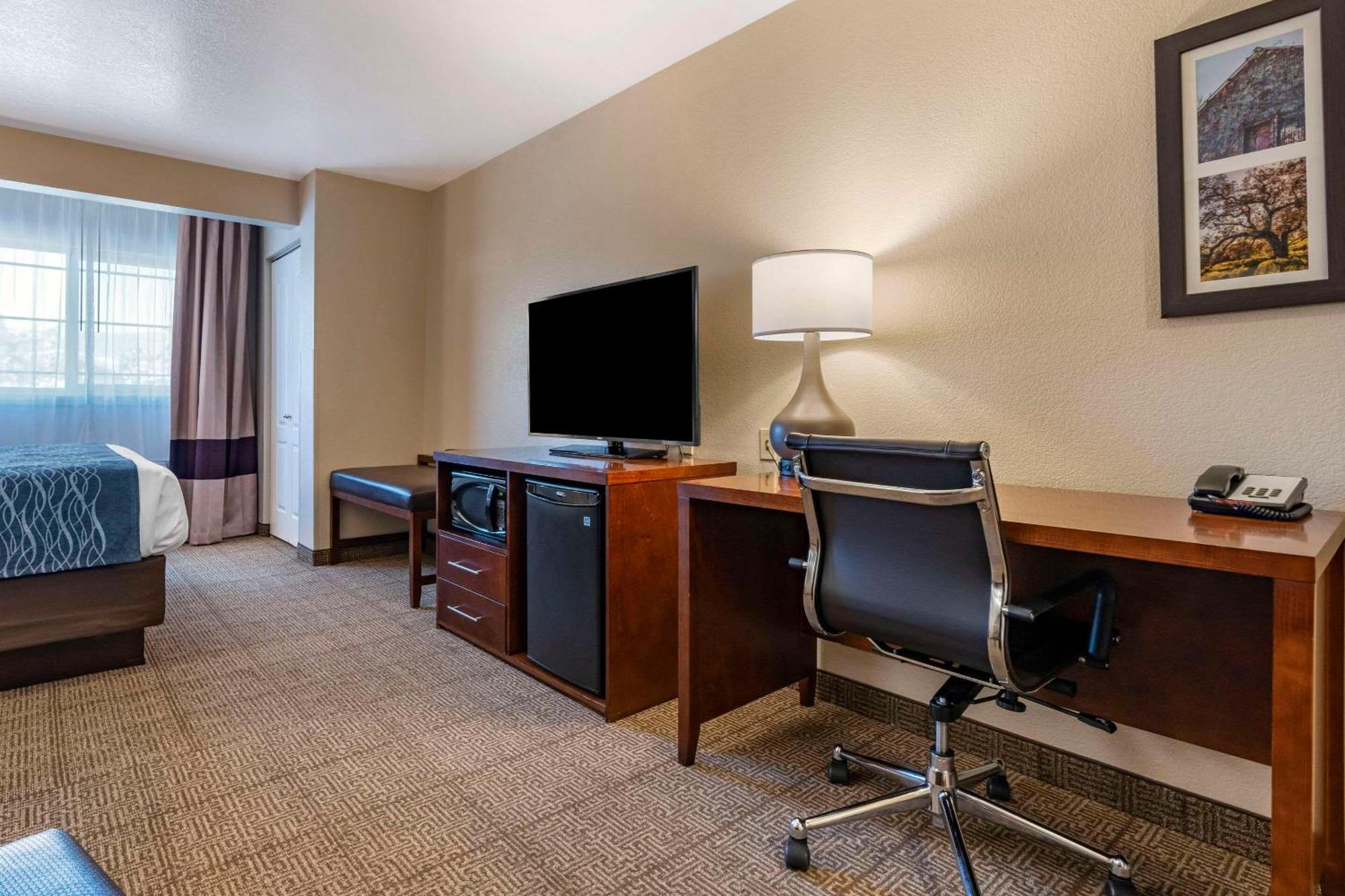 Comfort Inn & Suites Ukiah Mendocino County מראה חיצוני תמונה