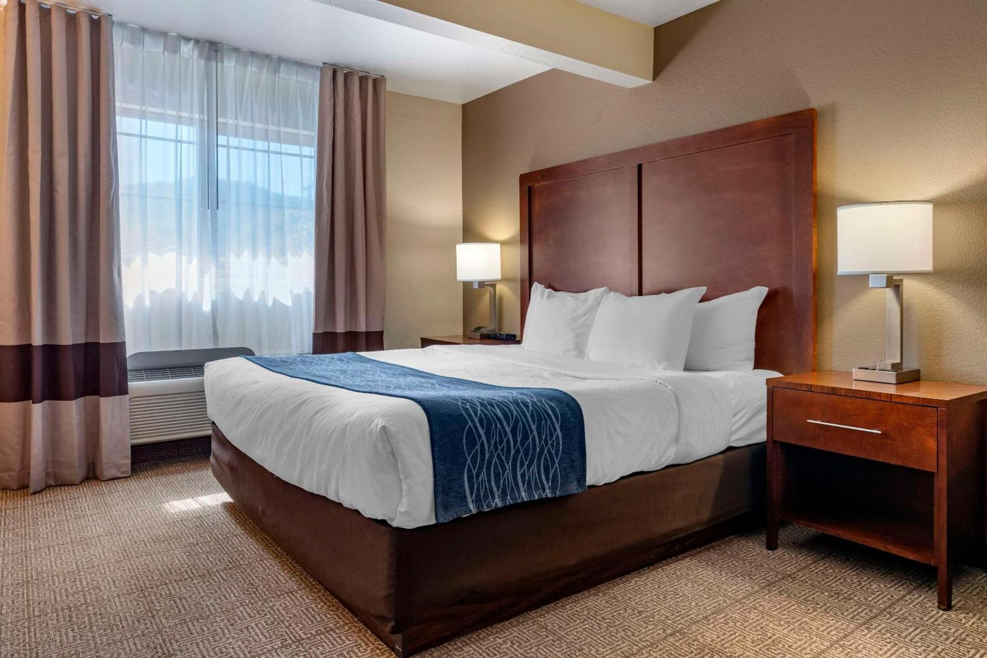 Comfort Inn & Suites Ukiah Mendocino County מראה חיצוני תמונה