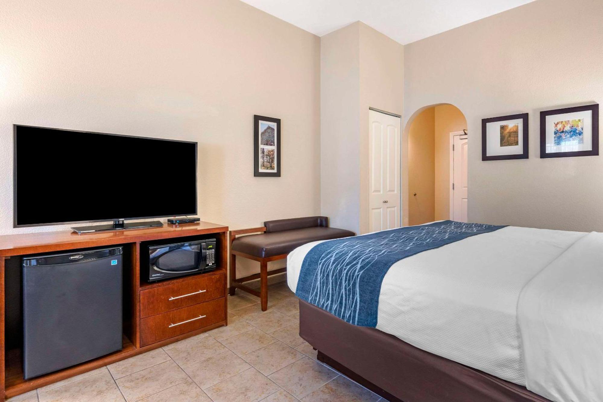 Comfort Inn & Suites Ukiah Mendocino County מראה חיצוני תמונה