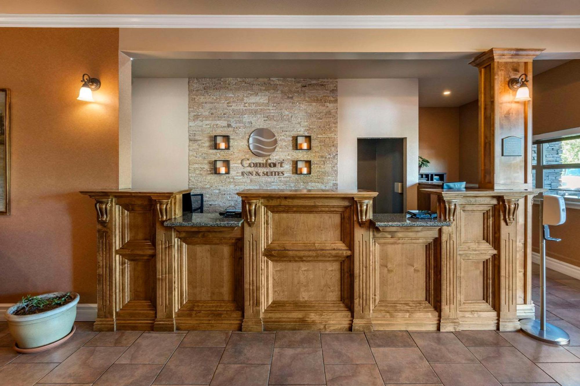 Comfort Inn & Suites Ukiah Mendocino County מראה חיצוני תמונה
